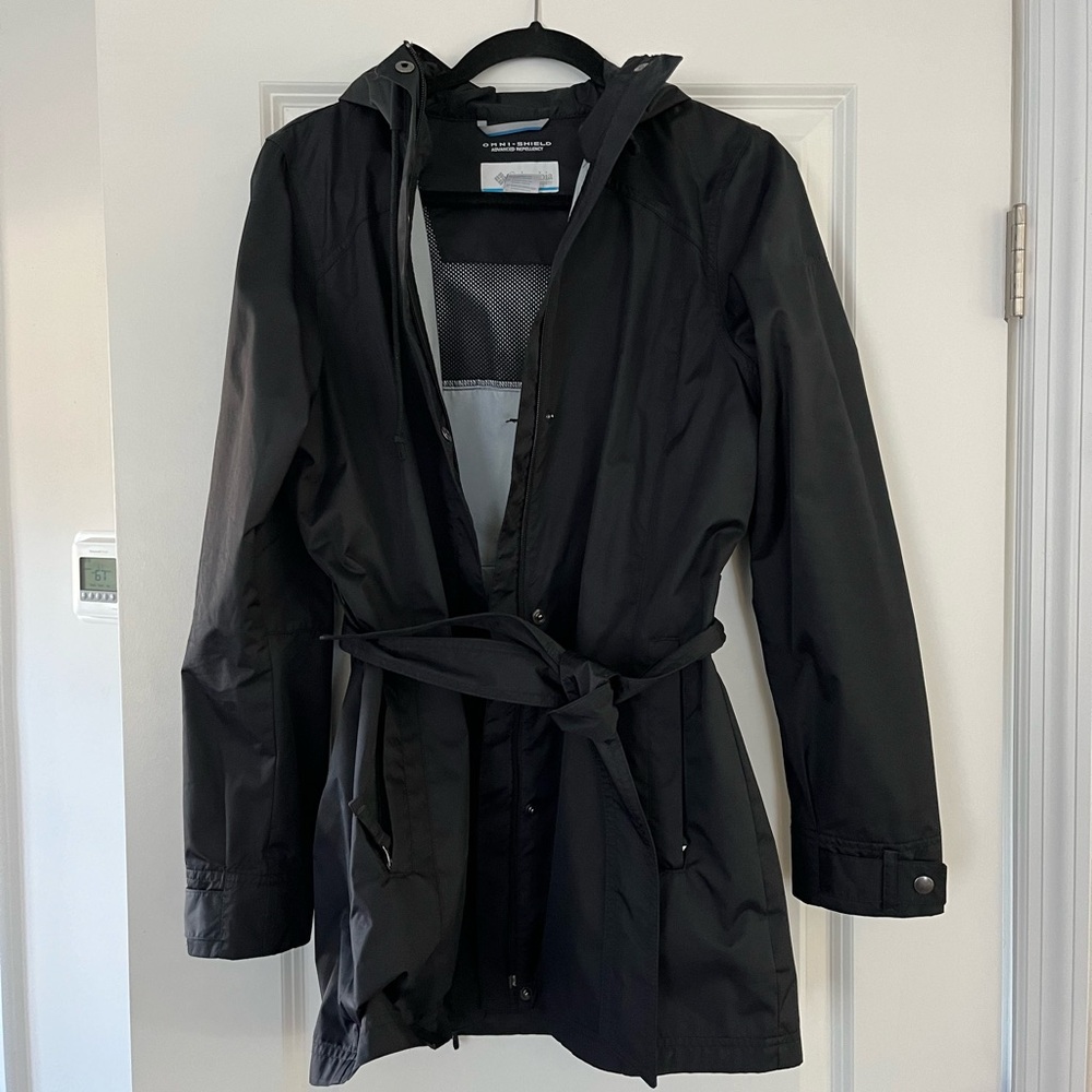 Women’s Columbia Black Raincoat Size: M